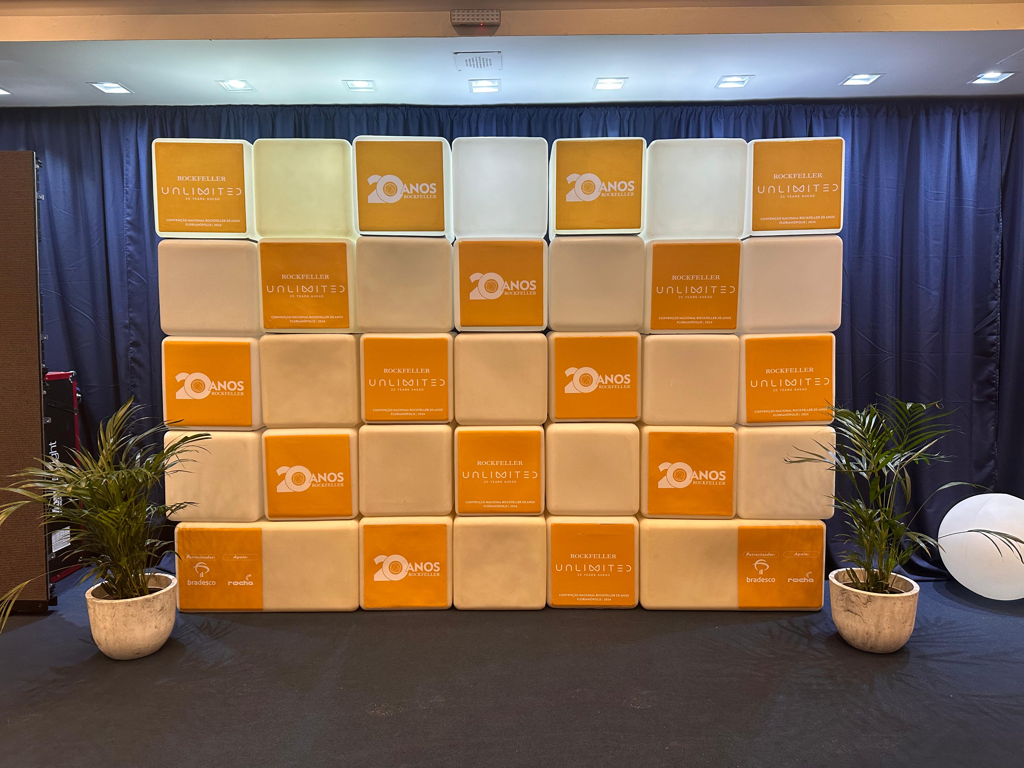 Free HTML5 Template by FREEHTML5.co